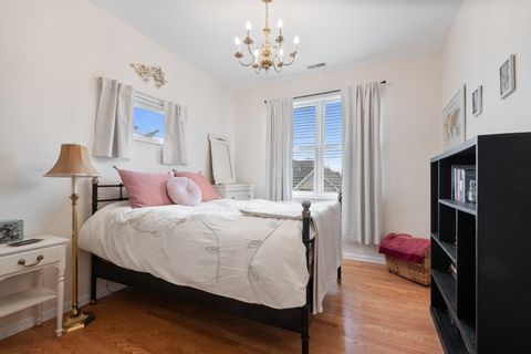 Tiny photo for 160 E LAHON Street, Park Ridge, IL 60068 (MLS # 12607355)