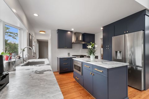 Tiny photo for 160 E LAHON Street, Park Ridge, IL 60068 (MLS # 12607355)