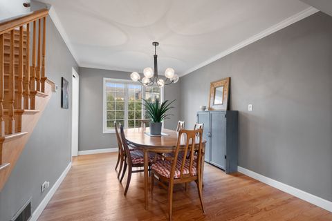 Tiny photo for 160 E LAHON Street, Park Ridge, IL 60068 (MLS # 12607355)