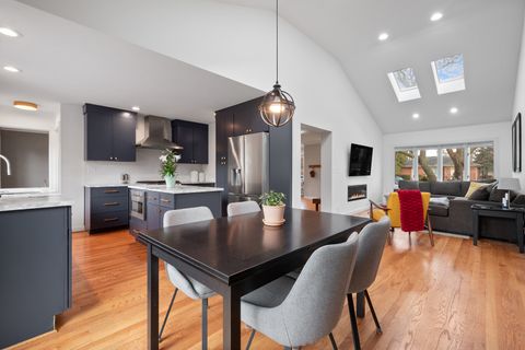 Tiny photo for 160 E LAHON Street, Park Ridge, IL 60068 (MLS # 12607355)