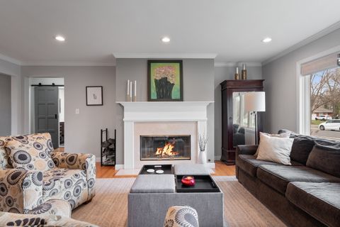 Tiny photo for 160 E LAHON Street, Park Ridge, IL 60068 (MLS # 12607355)