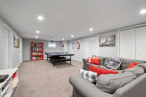 Tiny photo for 160 E LAHON Street, Park Ridge, IL 60068 (MLS # 12607355)