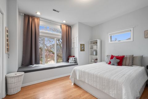 Tiny photo for 160 E LAHON Street, Park Ridge, IL 60068 (MLS # 12607355)