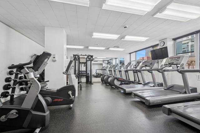 4250 N MARINE Drive 1810