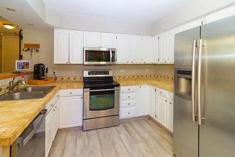 Tiny photo for 936 Chase Court, Gurnee, IL 60031 (MLS # 12498818)