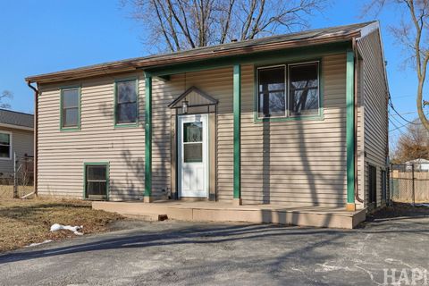 808 Central Park Drive Round Lake Beach IL 60073