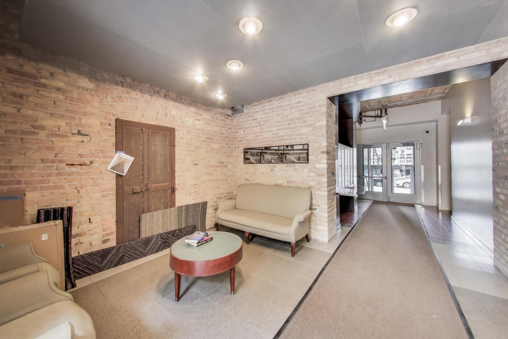 1910 S Indiana Avenue 727