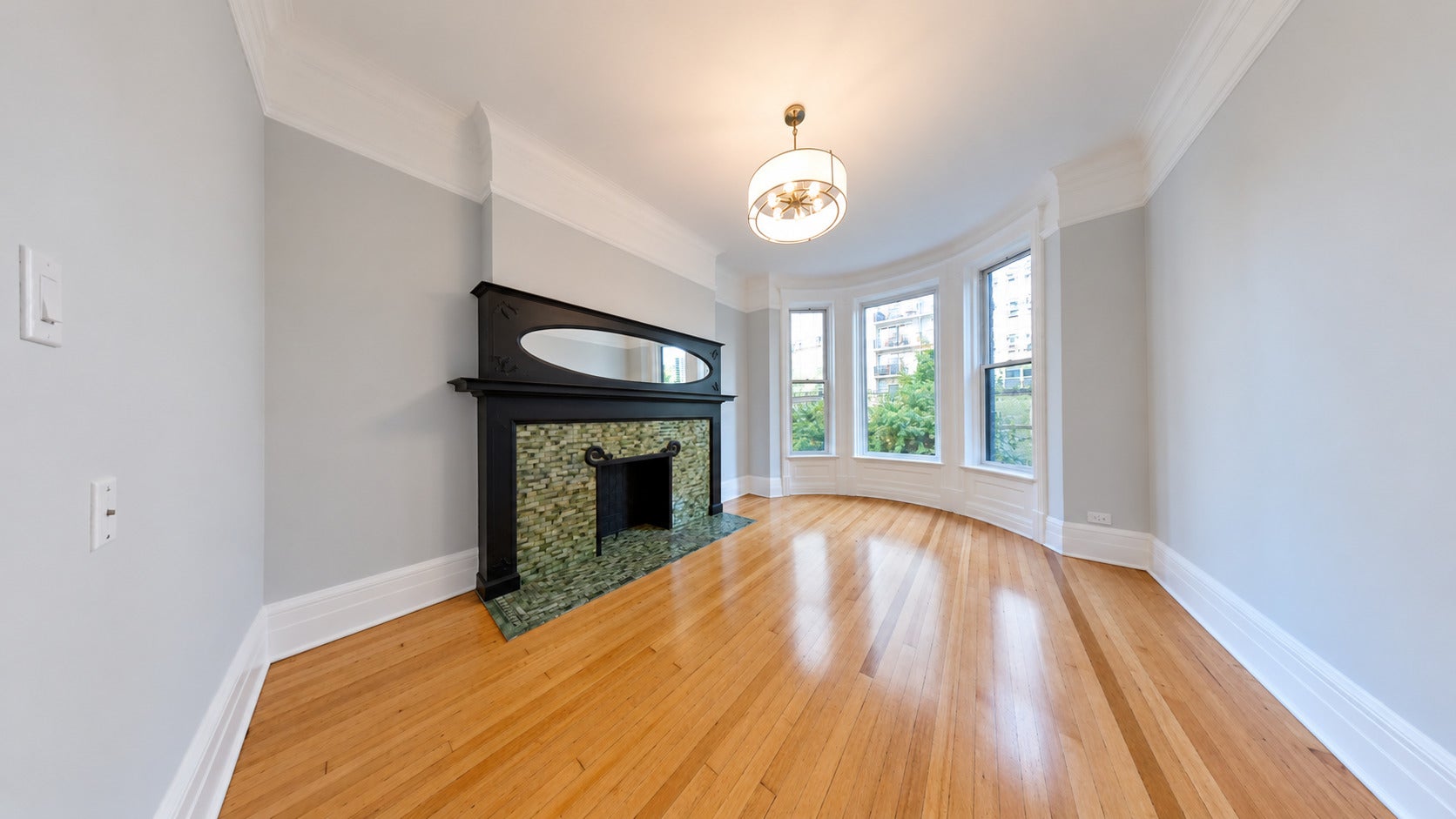 10 W CHESTNUT Street 4