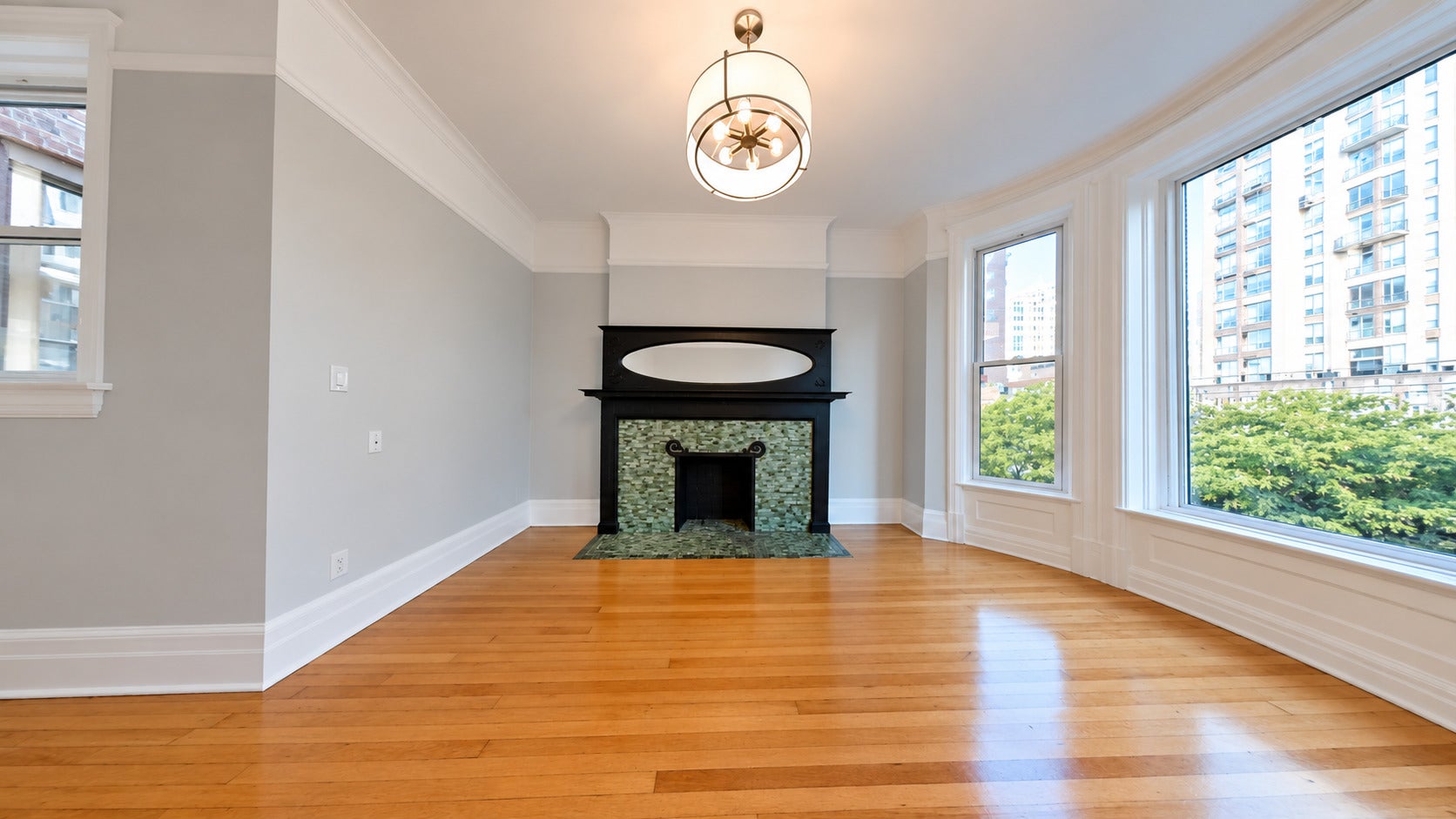 10 W CHESTNUT Street 4