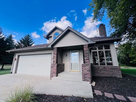 7705 Lakewood Road Weldon IL 61882