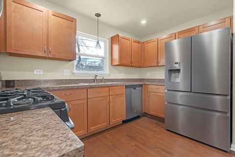 Tiny photo for 73 Wren Road, Carpentersville, IL 60110 (MLS # 12564313)