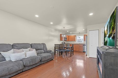 Tiny photo for 73 Wren Road, Carpentersville, IL 60110 (MLS # 12564313)