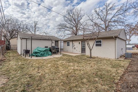 Tiny photo for 73 Wren Road, Carpentersville, IL 60110 (MLS # 12564313)