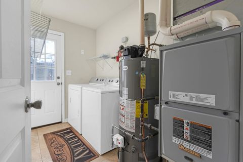 Tiny photo for 73 Wren Road, Carpentersville, IL 60110 (MLS # 12564313)