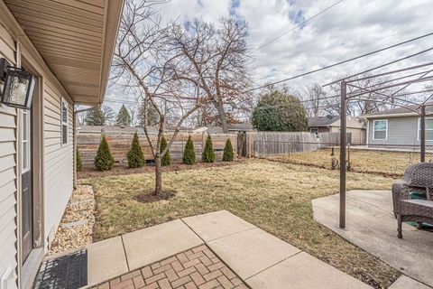 Tiny photo for 73 Wren Road, Carpentersville, IL 60110 (MLS # 12564313)