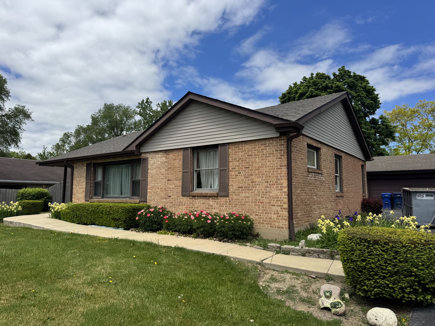 2130 Hawthorne Lane