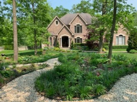 Photo of 863 Bittersweet Drive, Northbrook, IL 60062 (MLS # 12519421)