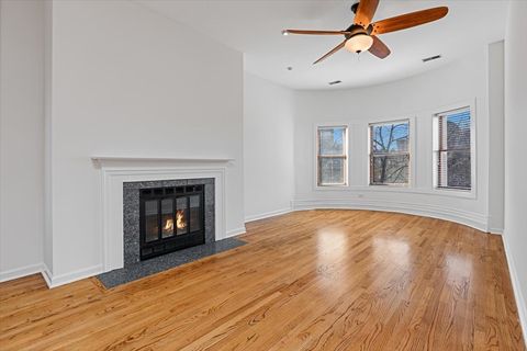 Tiny photo for 4059 N SHERIDAN Road #3, Chicago, IL 60613 (MLS # 12594181)