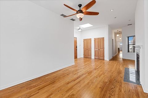 Tiny photo for 4059 N SHERIDAN Road #3, Chicago, IL 60613 (MLS # 12594181)