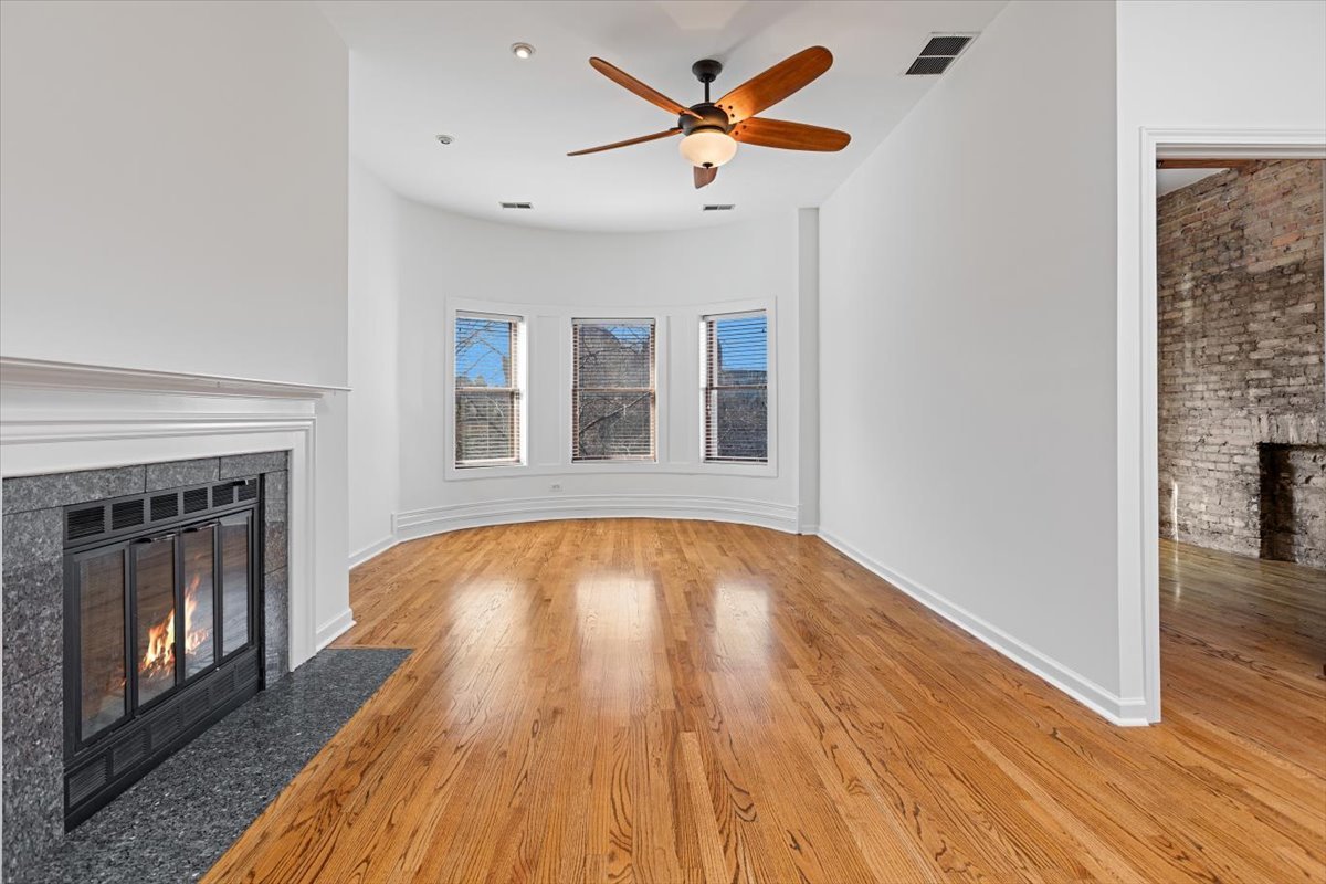 4059 N SHERIDAN Road 3