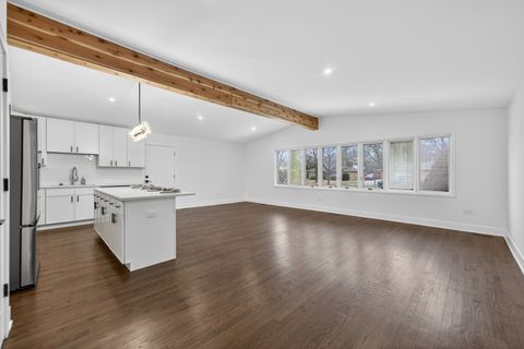 Tiny photo for 241 E Schick Road, Bloomingdale, IL 60108 (MLS # 12578688)