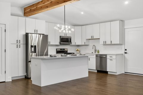 Tiny photo for 241 E Schick Road, Bloomingdale, IL 60108 (MLS # 12578688)