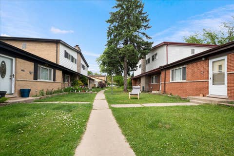 Tiny photo for 416 Glendale Road, Glenview, IL 60025 (MLS # 12739641)