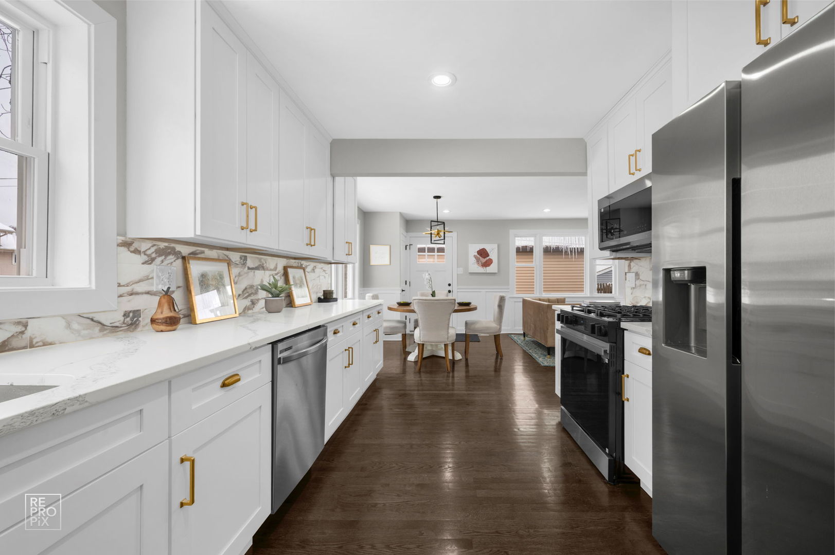 9133 Oak Park Avenue