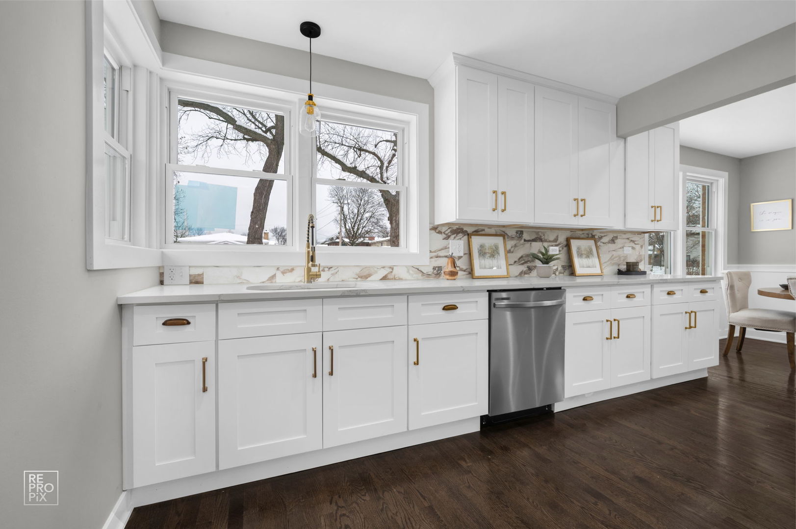 9133 Oak Park Avenue