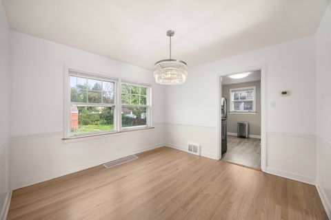 Tiny photo for 901 Manchester Avenue, Westchester, IL 60154 (MLS # 12699048)