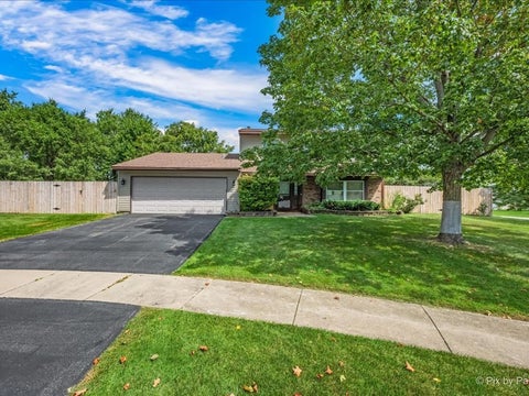 Tiny photo for 930 Pioneer Court, Roselle, IL 60172 (MLS # 12752710)