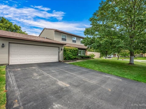 Photo of 930 Pioneer Court, Roselle, IL 60172 (MLS # 12752710)