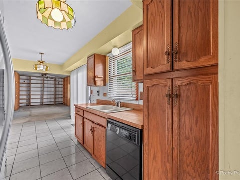 Tiny photo for 930 Pioneer Court, Roselle, IL 60172 (MLS # 12752710)