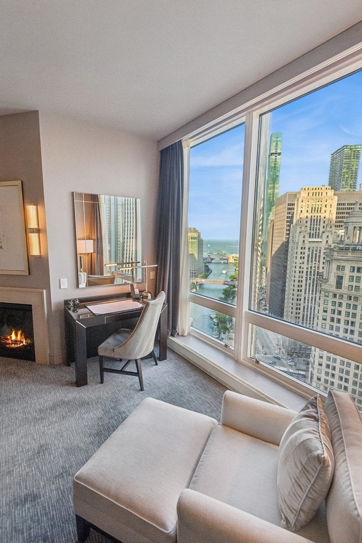 401 N Wabash Avenue 2138