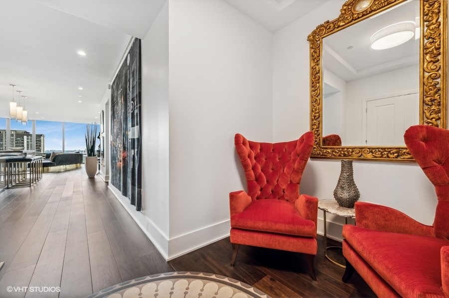 363 E Wacker Drive 2103