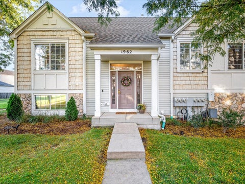 Photo of 1962 Middlebury Drive, Aurora, IL 60503 (MLS # 12792168)