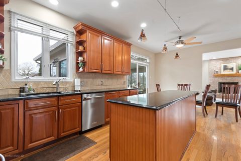 Tiny photo for 18024 W Pond Ridge Circle, Gurnee, IL 60031 (MLS # 12573320)