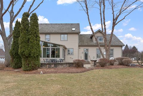 Tiny photo for 18024 W Pond Ridge Circle, Gurnee, IL 60031 (MLS # 12573320)