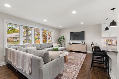 Tiny photo for 7749 Palm Drive, Orland Park, IL 60462 (MLS # 12511765)