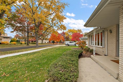 Tiny photo for 7749 Palm Drive, Orland Park, IL 60462 (MLS # 12511765)