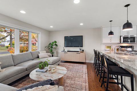 Tiny photo for 7749 Palm Drive, Orland Park, IL 60462 (MLS # 12511765)