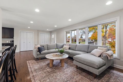 Tiny photo for 7749 Palm Drive, Orland Park, IL 60462 (MLS # 12511765)