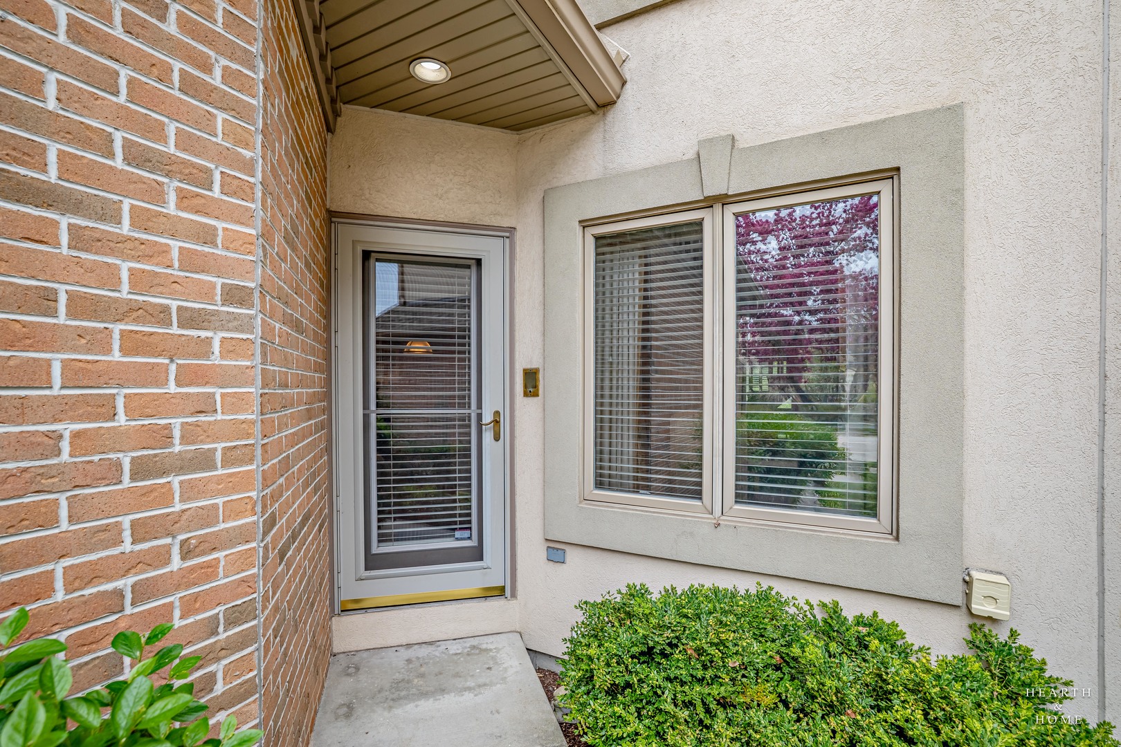 1063 W Sutton Court