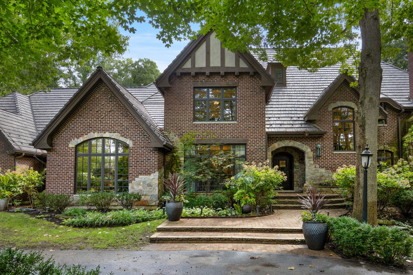 2901 Glenbriar Drive