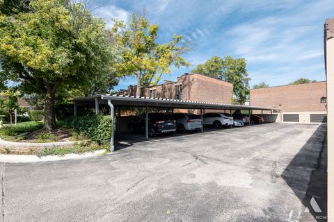 Tiny photo for 4 Birch Tree Court, Elmhurst, IL 60126 (MLS # 12481544)