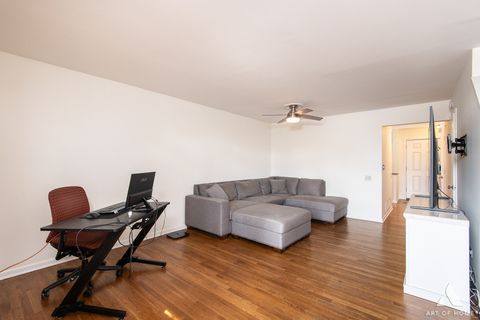 Tiny photo for 4 Birch Tree Court, Elmhurst, IL 60126 (MLS # 12481544)