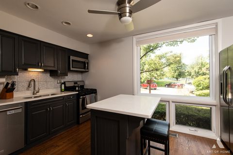 Tiny photo for 4 Birch Tree Court, Elmhurst, IL 60126 (MLS # 12481544)
