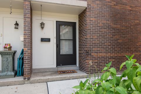 Tiny photo for 4 Birch Tree Court, Elmhurst, IL 60126 (MLS # 12481544)