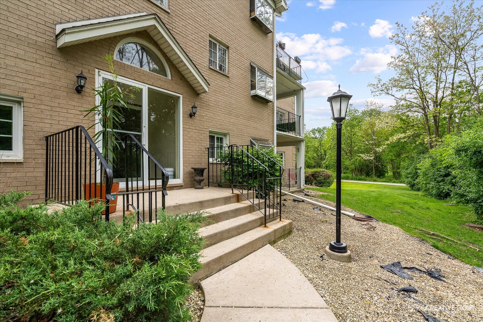 462 S President Street 103