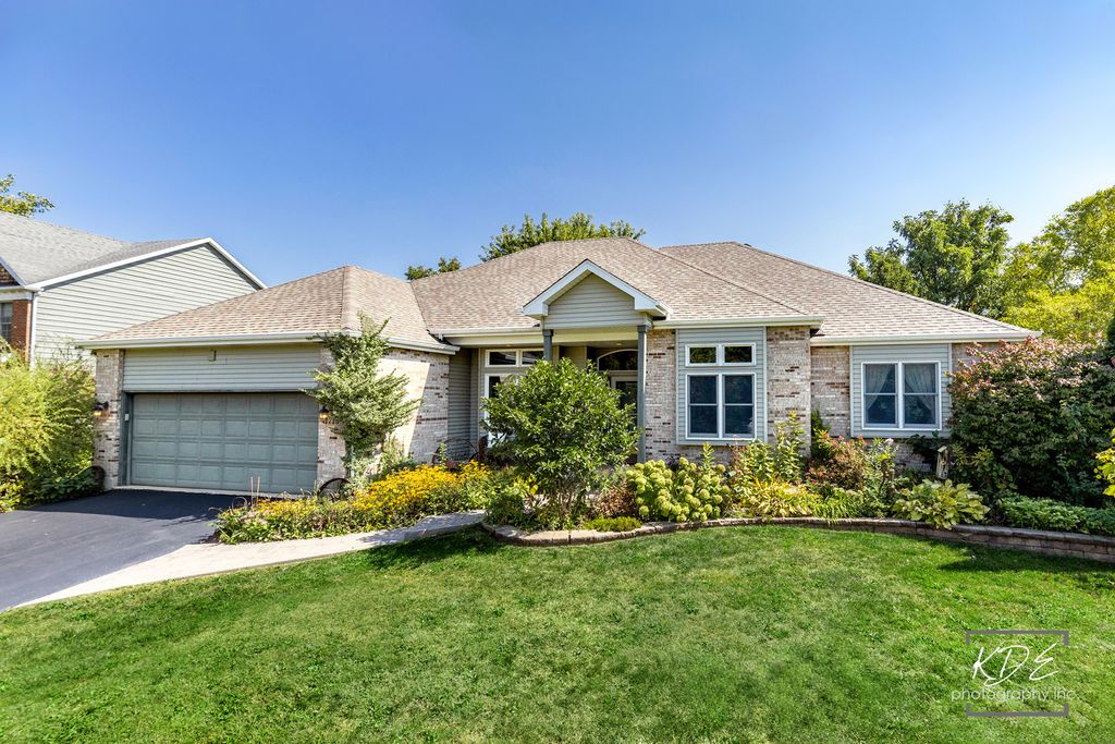 Photo for 1716 South Court, Batavia, IL 60510 (MLS # 12467112)